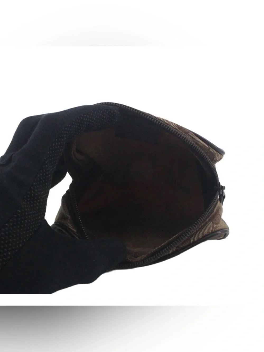 452. Gucci Brown GG Supreme Toiletry Pouch-small